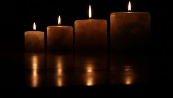 Ascending_lit_candles